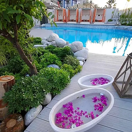 호텔 Yacht Boheme Hotel-boutique Class - Adults Only 3*