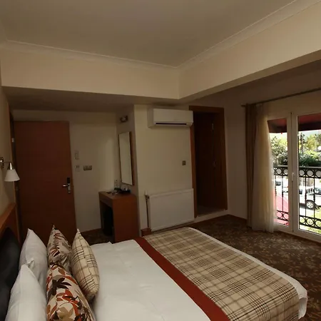 Ξενοδοχείο Yacht Boheme Hotel-boutique Class - Adults Only 3*