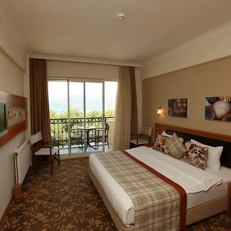 Yacht Boheme Hotel-boutique Class - Adults Only Hotel