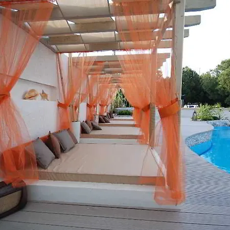 מלון Yacht Boheme Hotel-boutique Class - Adults Only